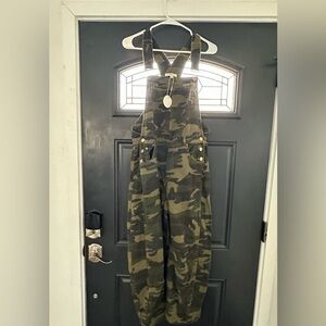 NWT Oddi camouflage barrel overalls size small